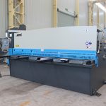 ഹൈഡ്രോളിക് ഷീറ്റ് മെറ്റൽ ഗില്ലറ്റിൻ കട്ട് മഷീൻ ലോഹ പ്ലേറ്റ്, കൺവെൻഷൻ മെഷീൻ വേണ്ടി cnc മാലിന്യം